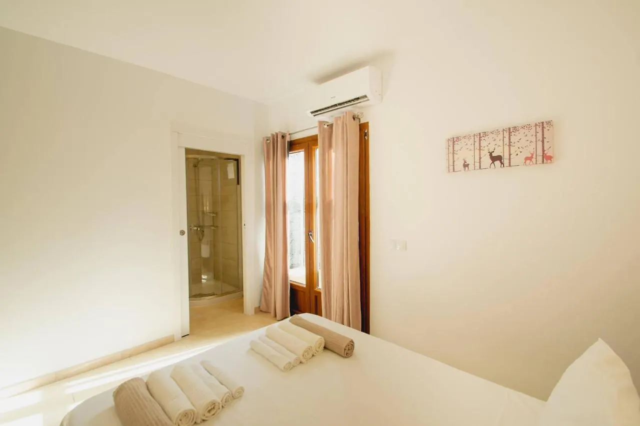 Stylish 6 Bedroom Villa Princesa - Hot Tub - Heated Pool - Near Beach & Waterparks Playa Blanca